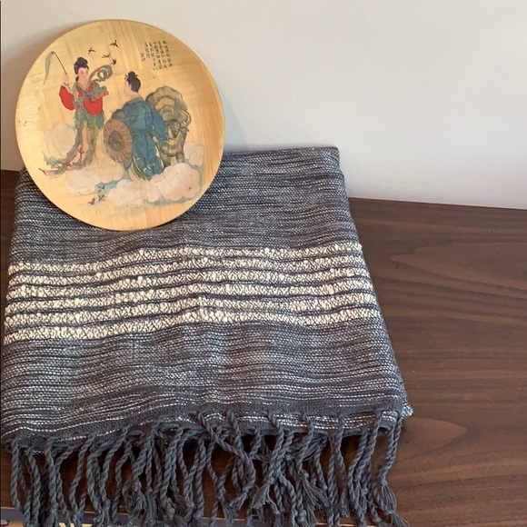 NWOT Authentic woven Silver scarf sparkling - Picture 6 of 7